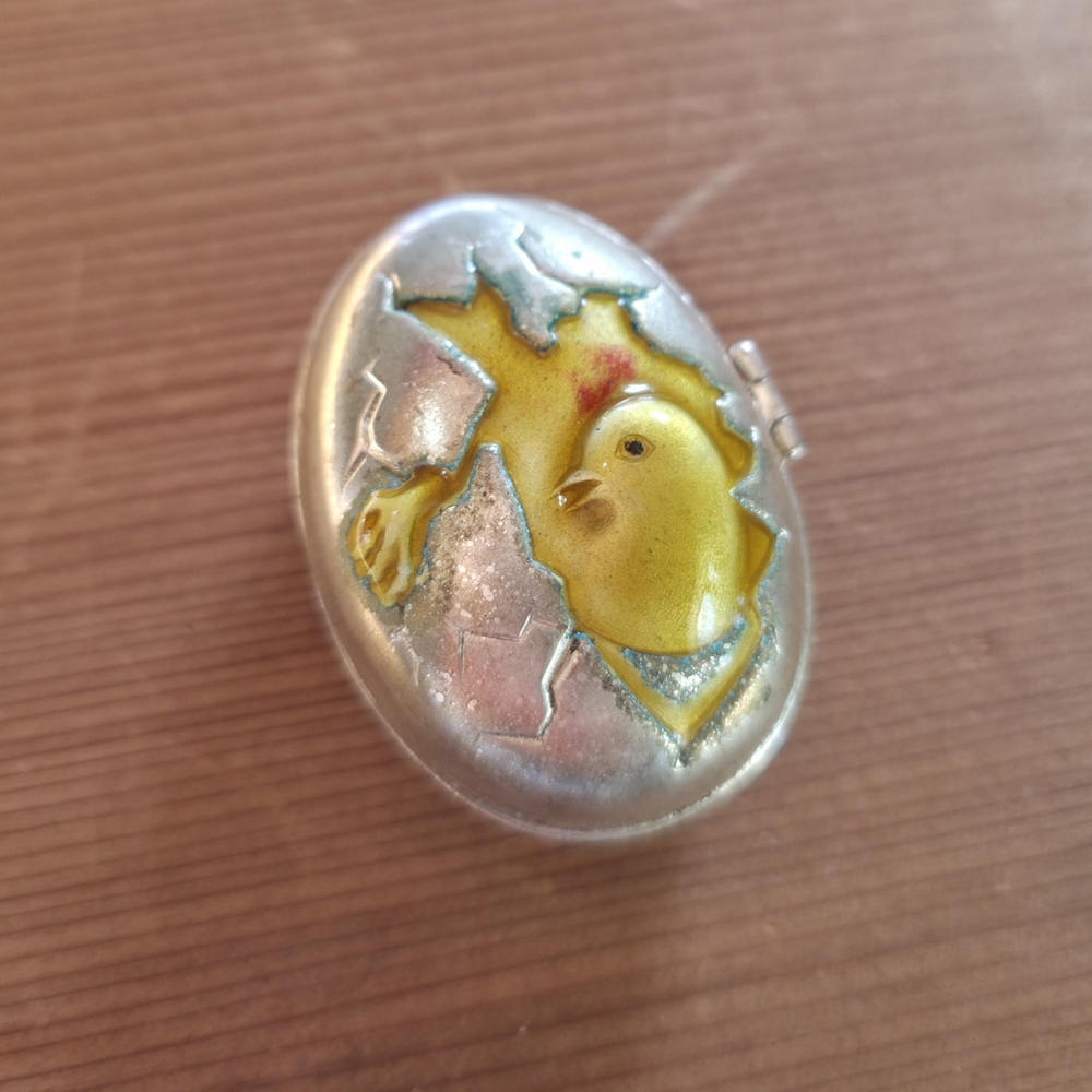 Antique Enamel Easter Chick Egg Trinket Box Vintage Hinged Metal Mini 2”